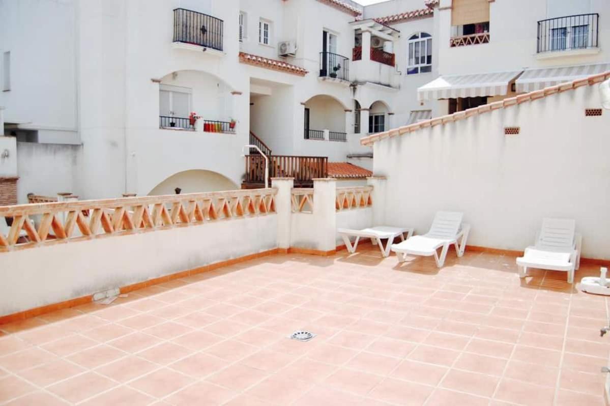 Fantastic 1 Bedroom Apartment In The Centre Of نيرخا المظهر الخارجي الصورة