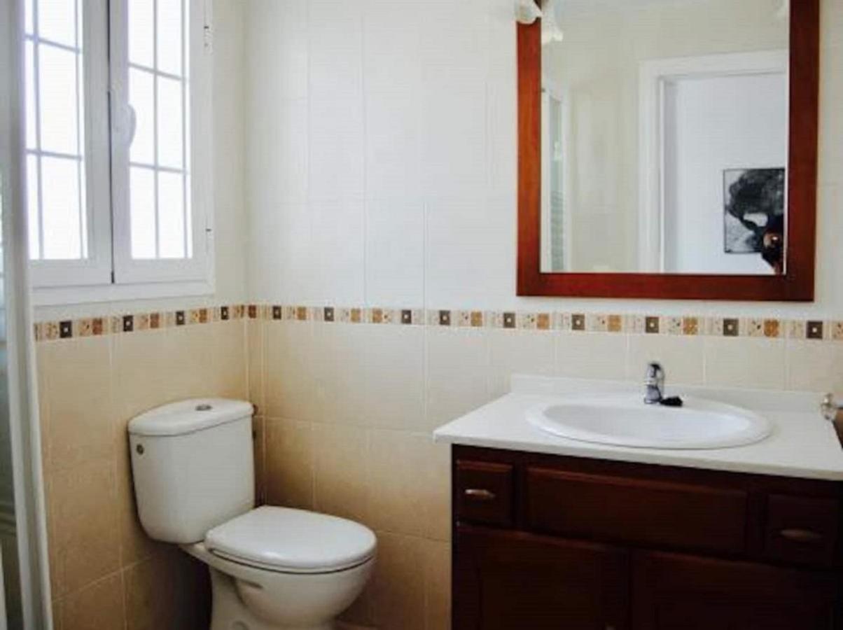 Fantastic 1 Bedroom Apartment In The Centre Of نيرخا المظهر الخارجي الصورة