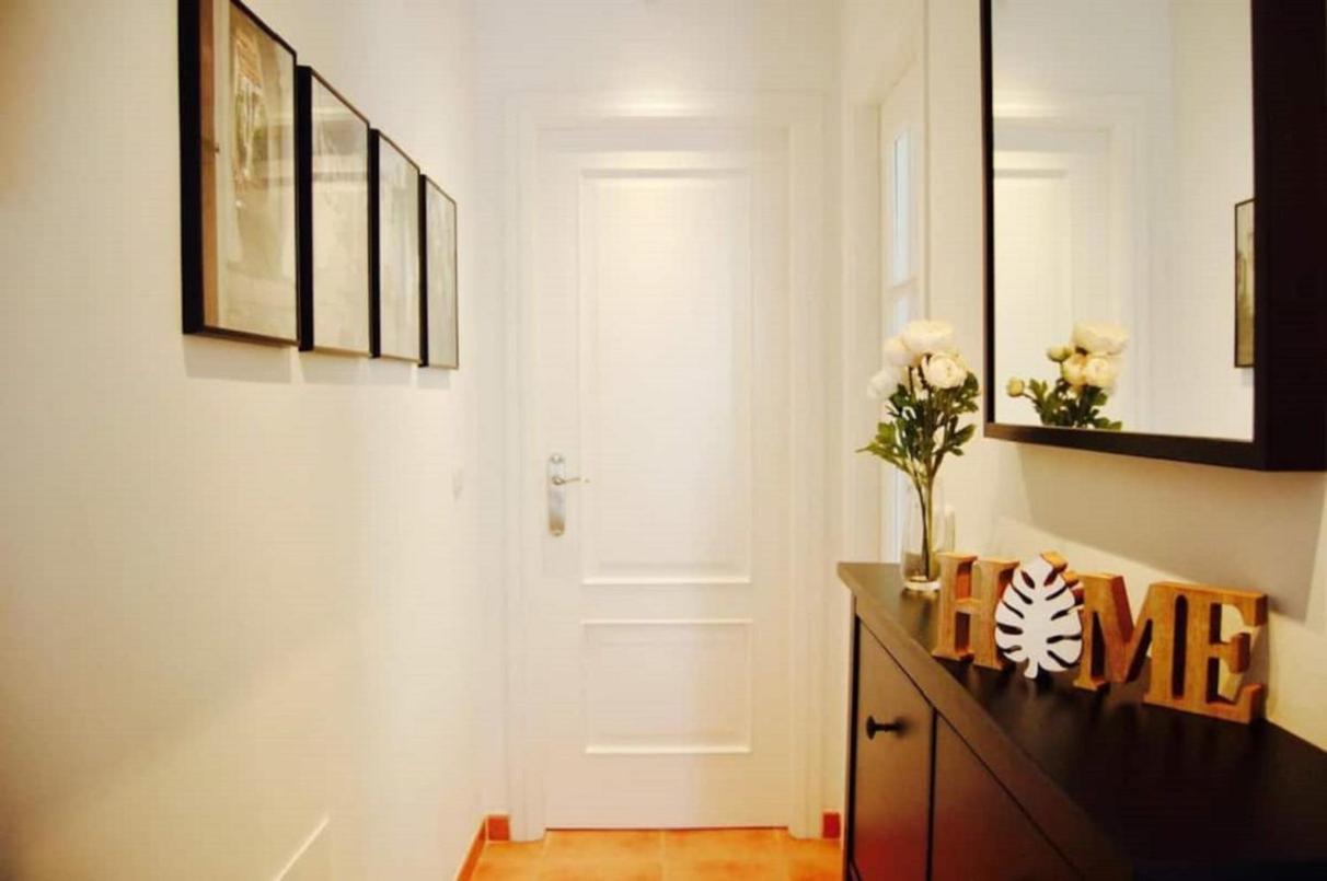 Fantastic 1 Bedroom Apartment In The Centre Of نيرخا المظهر الخارجي الصورة