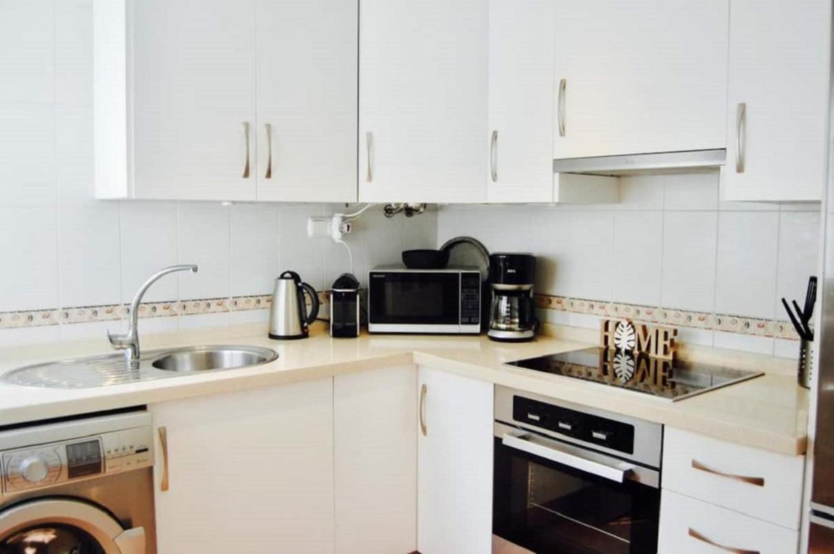 Fantastic 1 Bedroom Apartment In The Centre Of نيرخا المظهر الخارجي الصورة